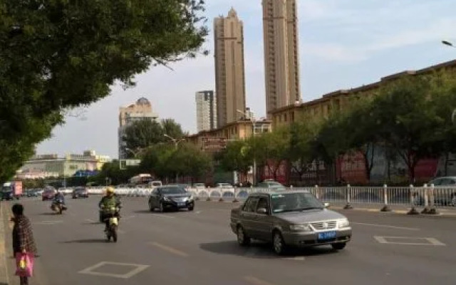 Yijia Hotel