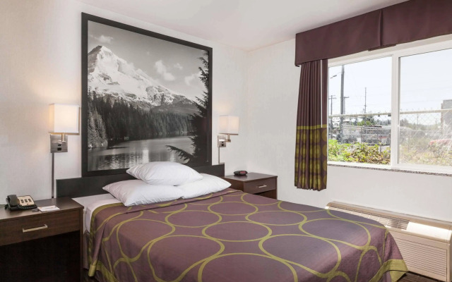Super 8 By Wyndham Gresham Portland Area OR