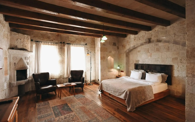 Seki Cave Suites
