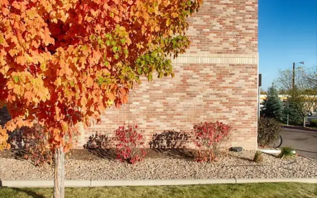 Savannah Suites - Arvada, Colorado