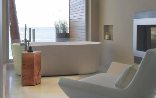 Pointhouse Suites On Sargeant Bay