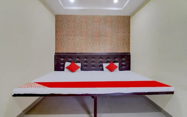 OYO Flagship 70384 Shri Ji Palace