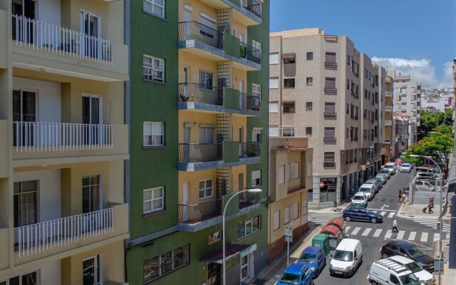 City Center Chic Apartment, Balcony