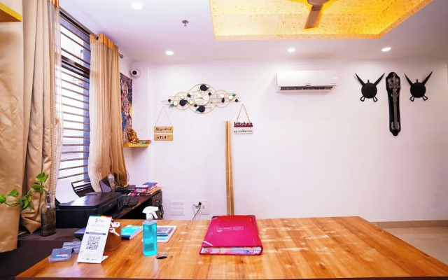 Hotel Moon Taj Near Yashobhoomi