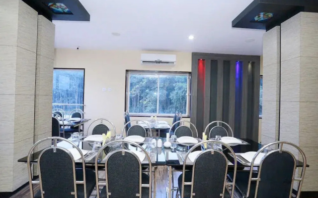Oyo Flagship 41696 Hotel Tri-Star Regency