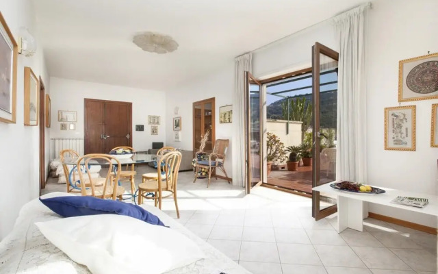 Apartment Miramare With Shared Pool Terraces and Internet Wi-fi