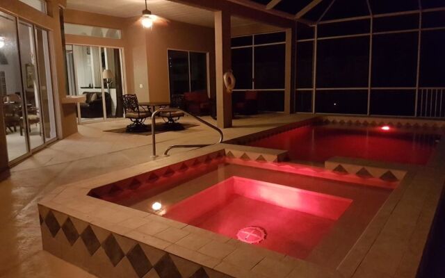 Waterfront Home With Pool, spa and Walk to Beach