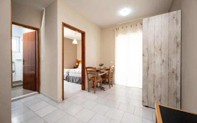 Manias Apartments