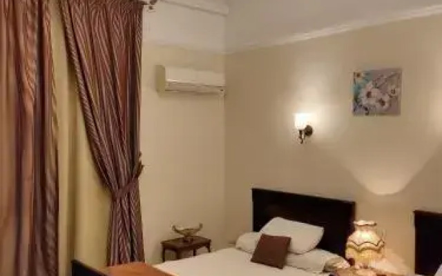 Triomphe Hotel