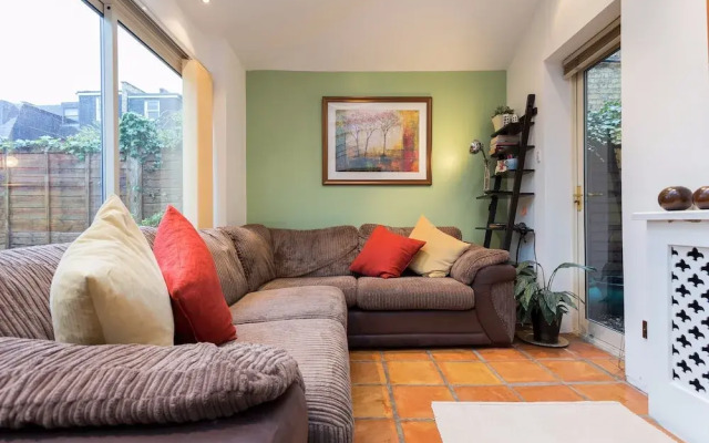 2 Bedroom Garden Apartment near Wimbledon