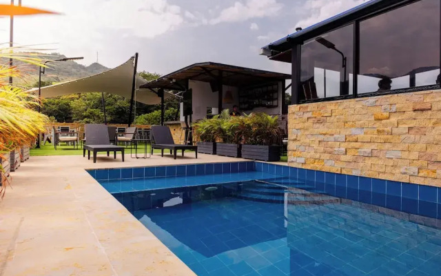 Central Suites by H&R