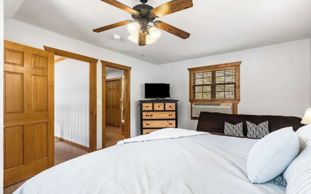 Whispering Creek - In the Heart of Ozarks, Near DT!