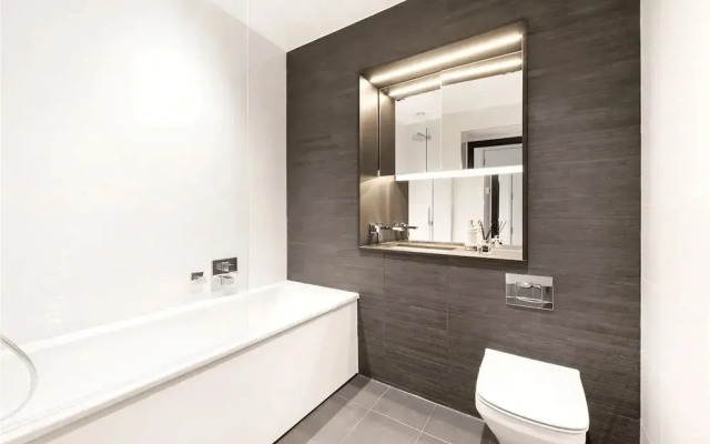 One-Bedroom Balcony Apartment City View