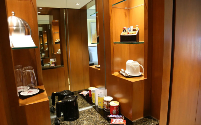 Manila Marriott Hotel at Newport World Resorts
