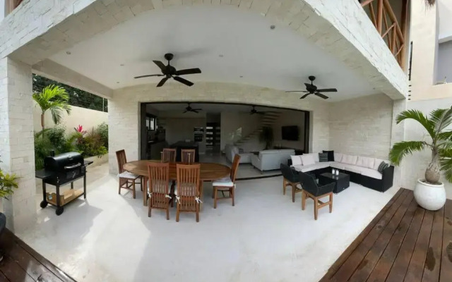 Luxury House Tomanoa - 10pers - 4rooms - Pool - HotJacuzzi - Speed Wifi -waterfall