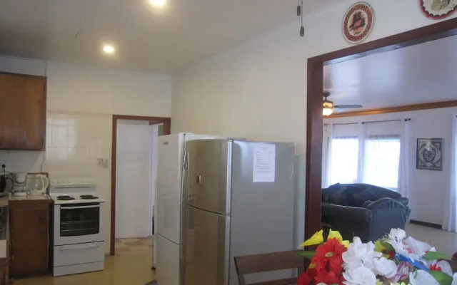 Captain Cook Apartments