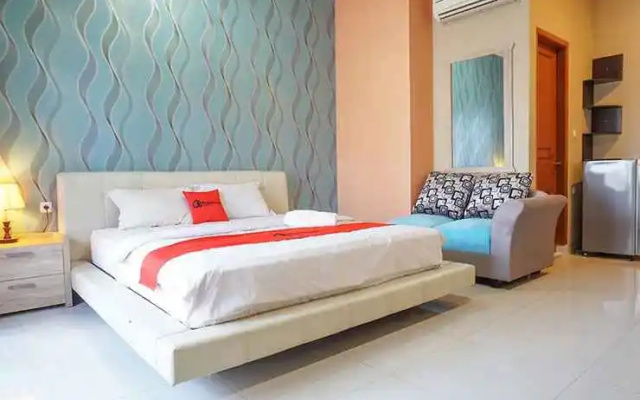 RedDoorz near Kemang Square – Guest Rooms – Jakarta