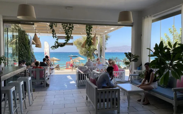 Sunshine Bay Suites