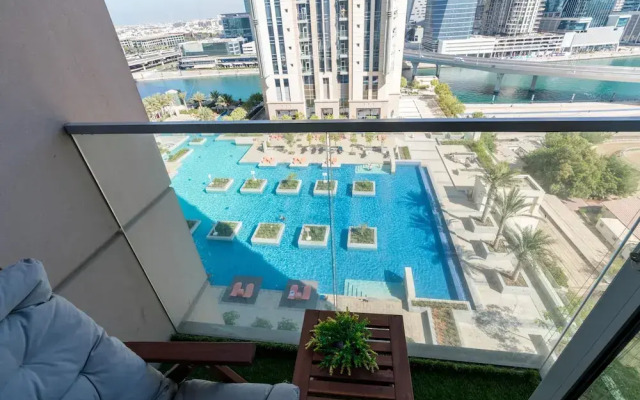 Whitesage - Waterfront Luxe Apartment With Great Canal Views