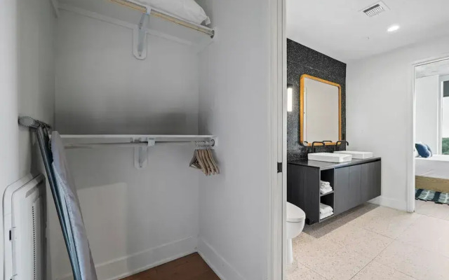 New 1BR Condo on Rainey St-Rooftop Pool
