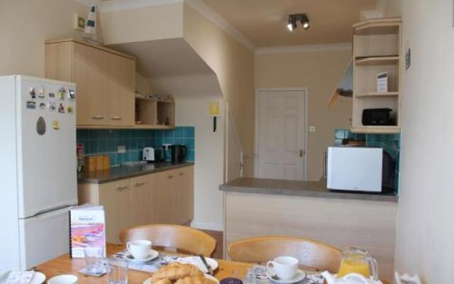 Number 6 Braeside Mews