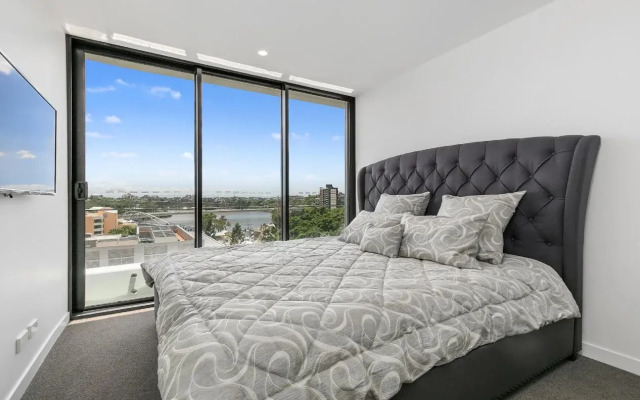 Homely Apartments in Southbank