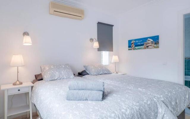 049 - Modern & Spacious Holiday Villa With Private Pool