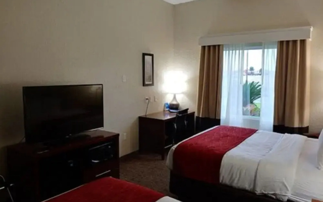 COMFORT INN and SUITES MARIANNA