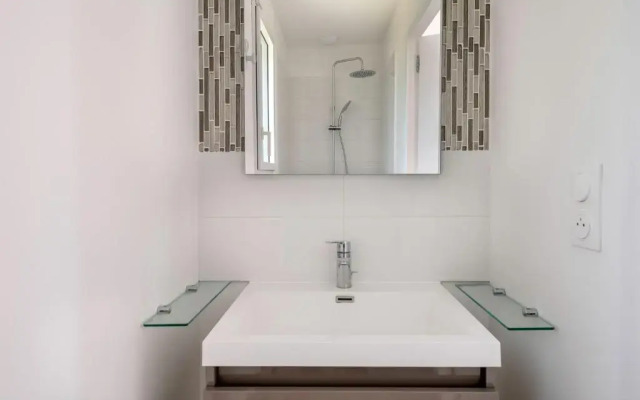 Maison moderne pour 4 personnes a Saint-Gildas-de-Rhuys