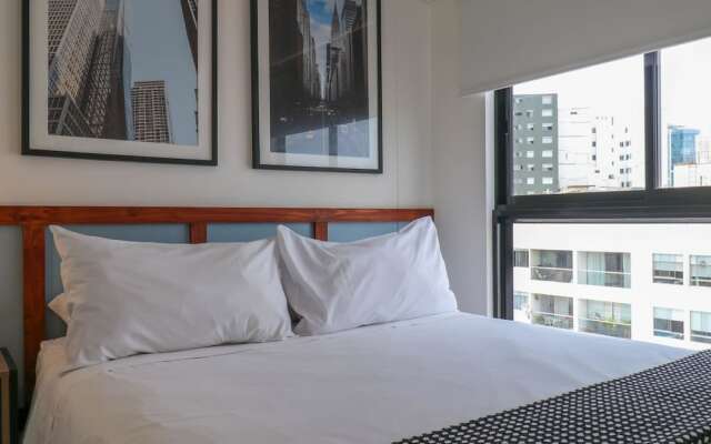 w Bright 2BR Duplex in Miraflores