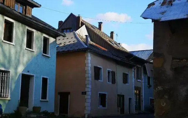 Joli T2 dans une maison de village