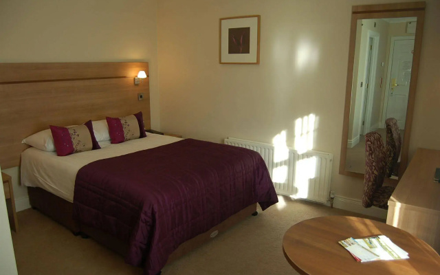 Ivanhoe Inn and Hotel