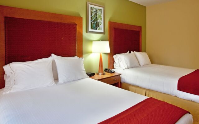 Holiday Inn Express Hotel & Suites Charleston-North, an IHG Hotel