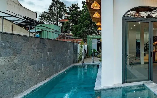 The 1993 Homestay