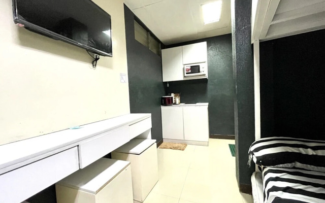 Super OYO 910 Sabaidee Suites