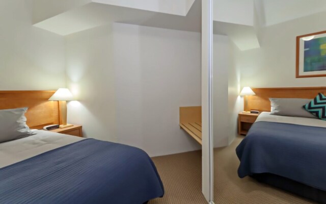 Barrington, 709/35-45 Shoal Bay Road