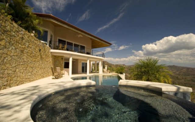 Playa Potrero Lovely Ocean Mountain View House - Casa Thu