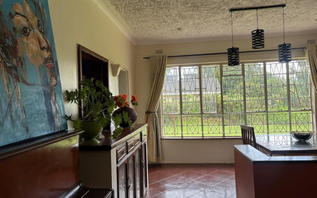 Double Bedroom In Mt Pleasant Heights - 2378