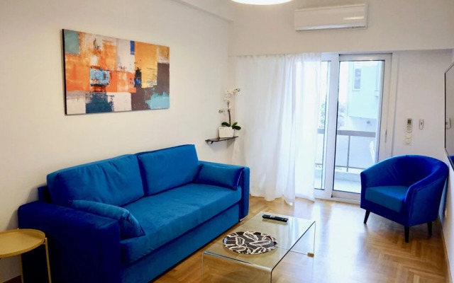 Central & Elegant Apt in Athens