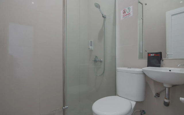 RedDoorz near Hermes Place Polonia Medan