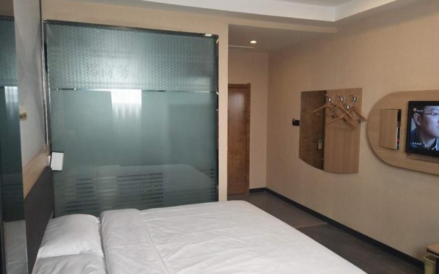 Thank Inn Hotel Shanxi Jinzhong Pingyao County Gucheng North Entrance Railway Station – Guest Rooms – Jinzhong