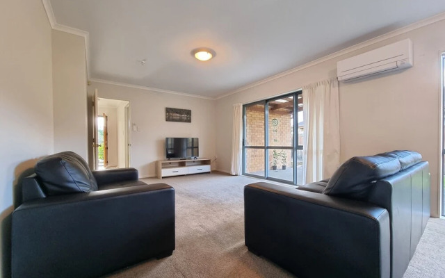 Beautiful 3BR House - WiFi - Car park