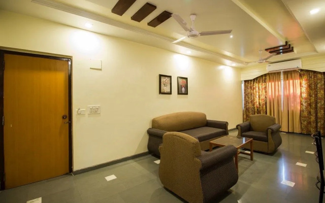 OYO 9739 Hotel Ratnalok