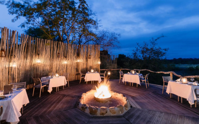 Thornybush Simbambilli Lodge