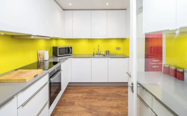 JOIVY 2-bed flat in West London