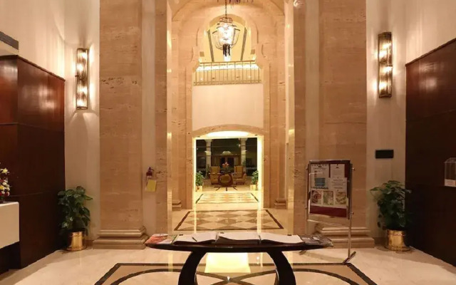 DLF Club 5