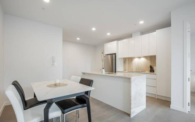 Modern Bright Central Apartment