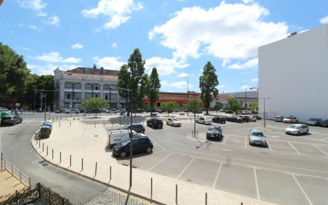 Bright 1 Bedroom With Lovely Balcony in Lisbon