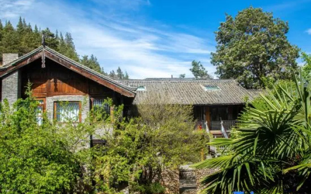 Adonis Inn Lijiang