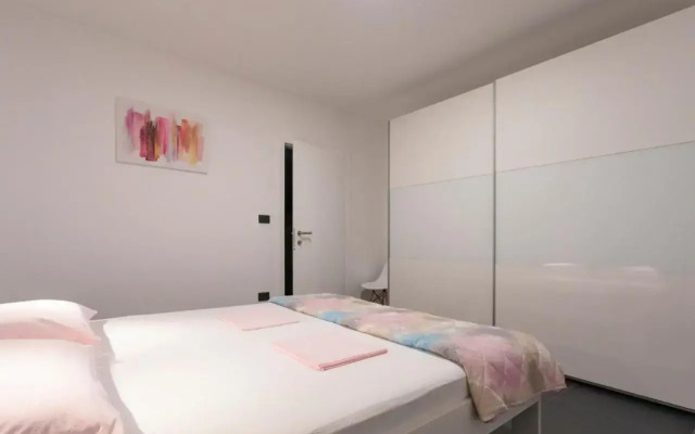 Seaview APARTMENTS HOJA